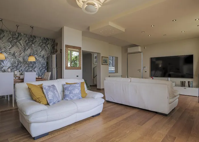 Willa Il Ciliegio Sul 6, Emma Massarosa