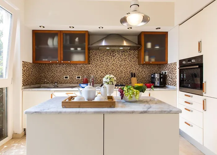 Il Ciliegio Sul 6, Emma Willa